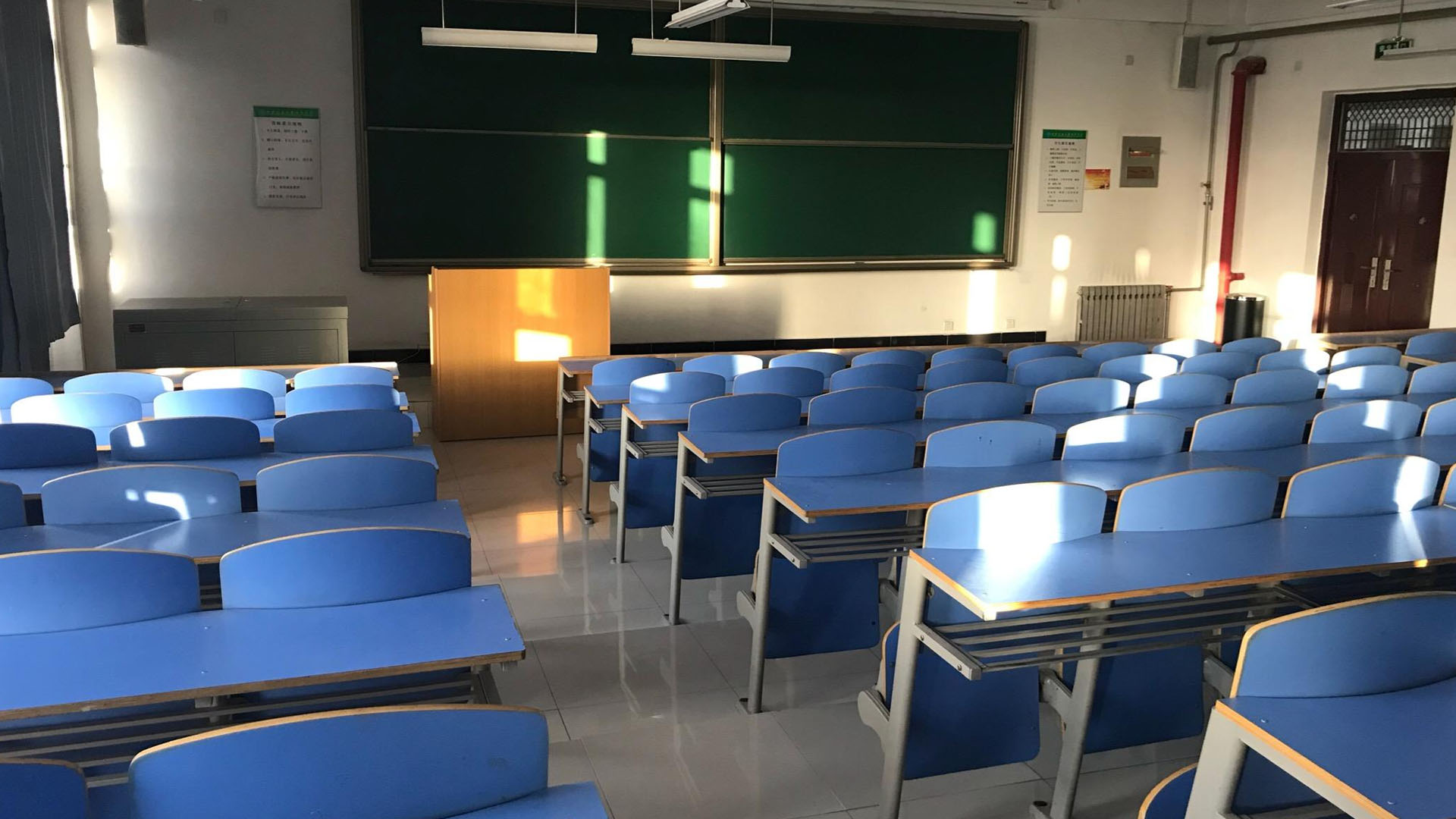 考场为什么使用内置天线手机信号屏蔽器