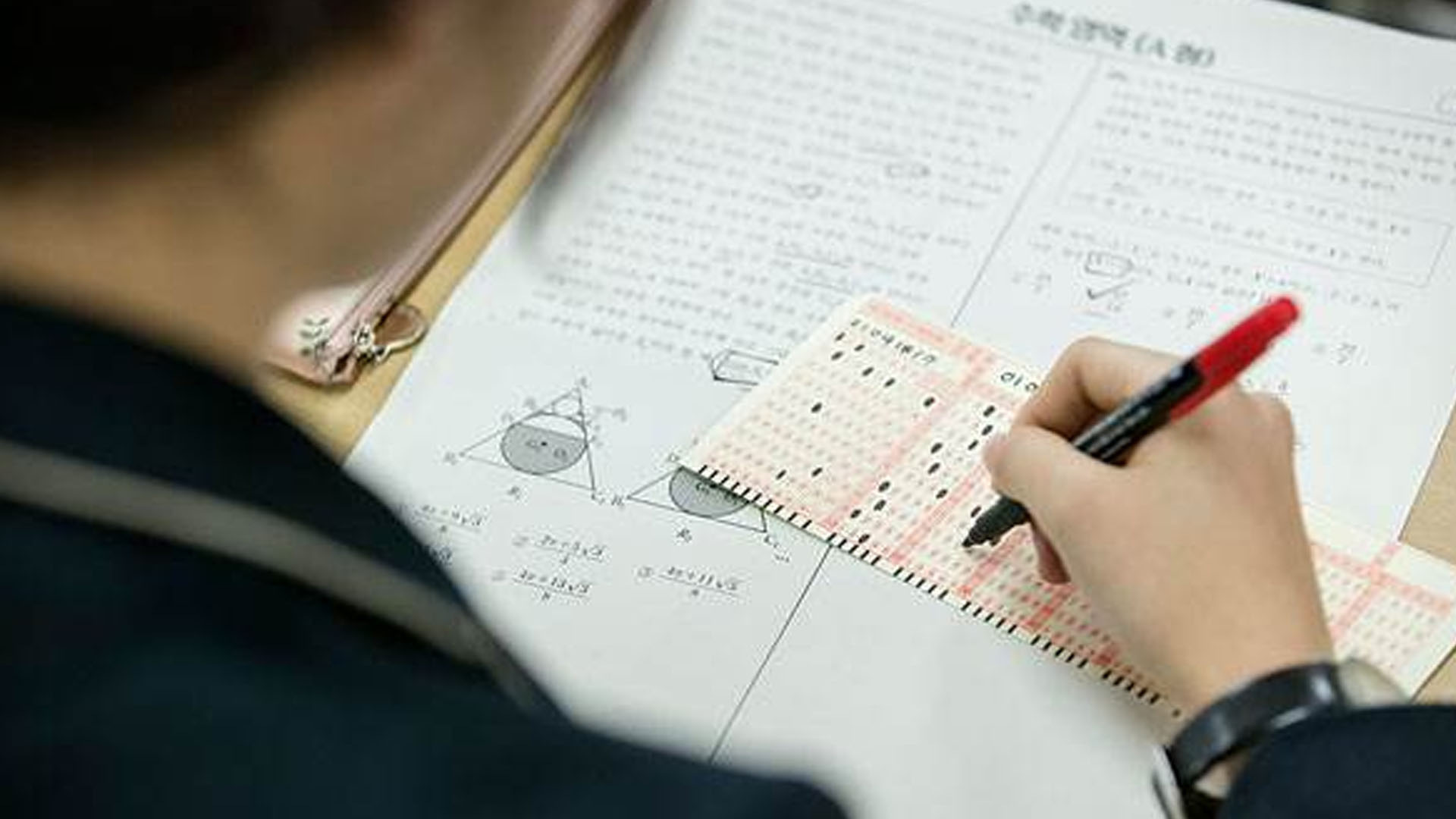 手机信号屏蔽器为什么能防止作弊呢？